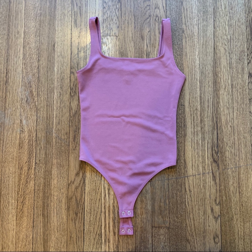 Express square neck sleeveless bodysuit mauve